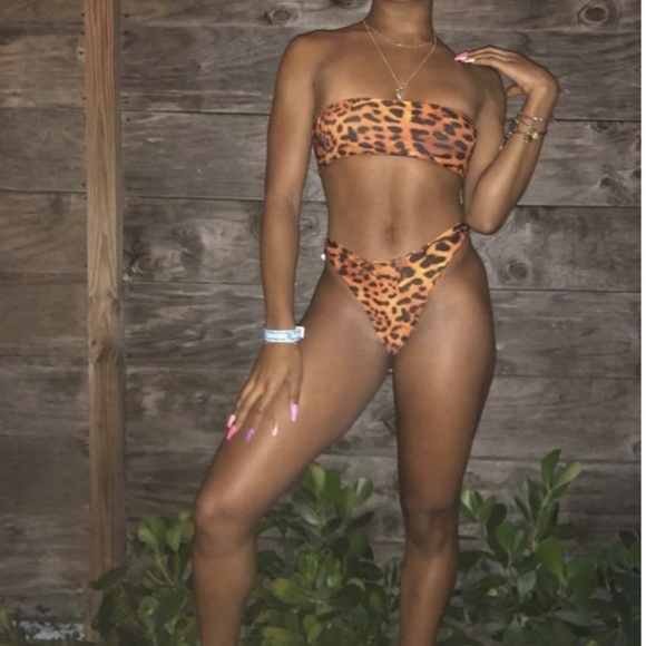 Bikini - Picture 2 of 3